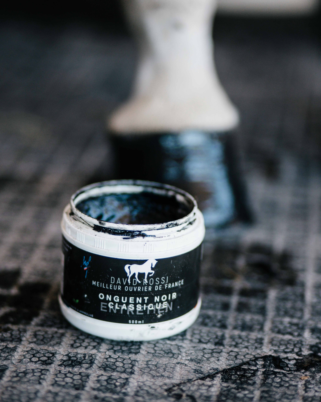 Onguent noir classique entretien